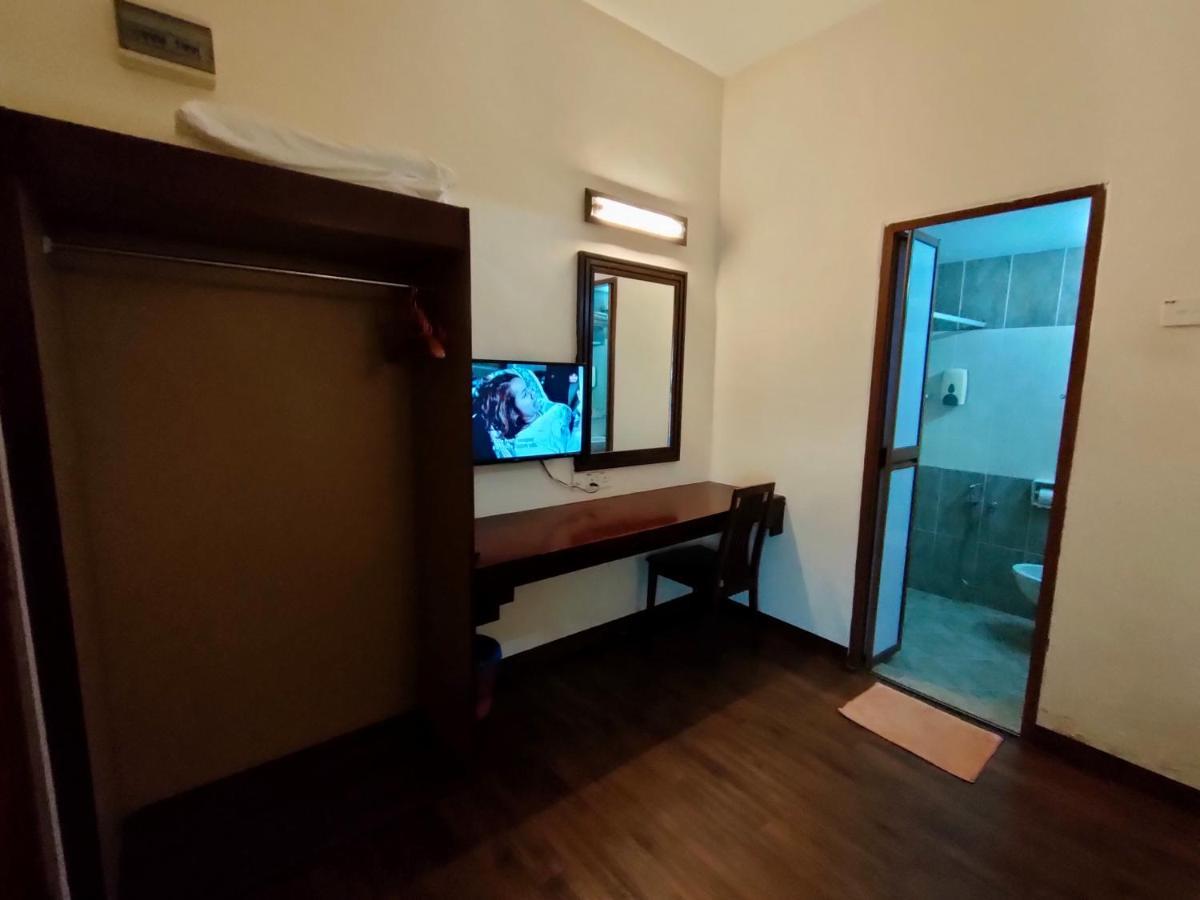 Cozzy Motel ملقا المظهر الخارجي الصورة