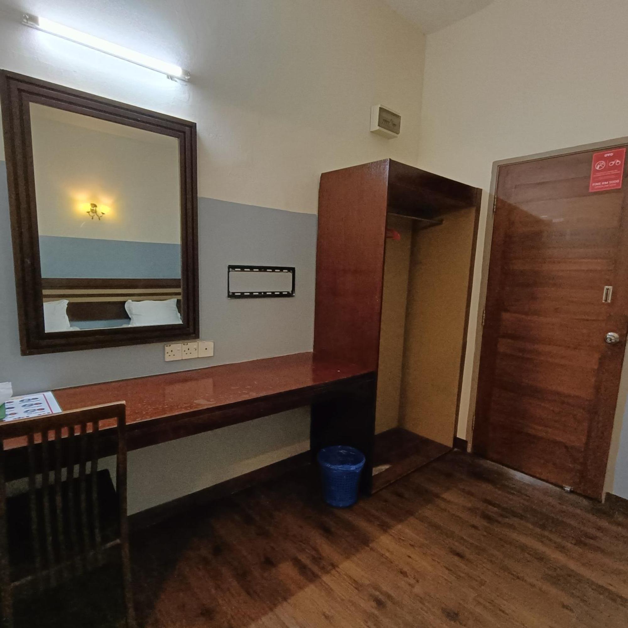 Cozzy Motel ملقا المظهر الخارجي الصورة
