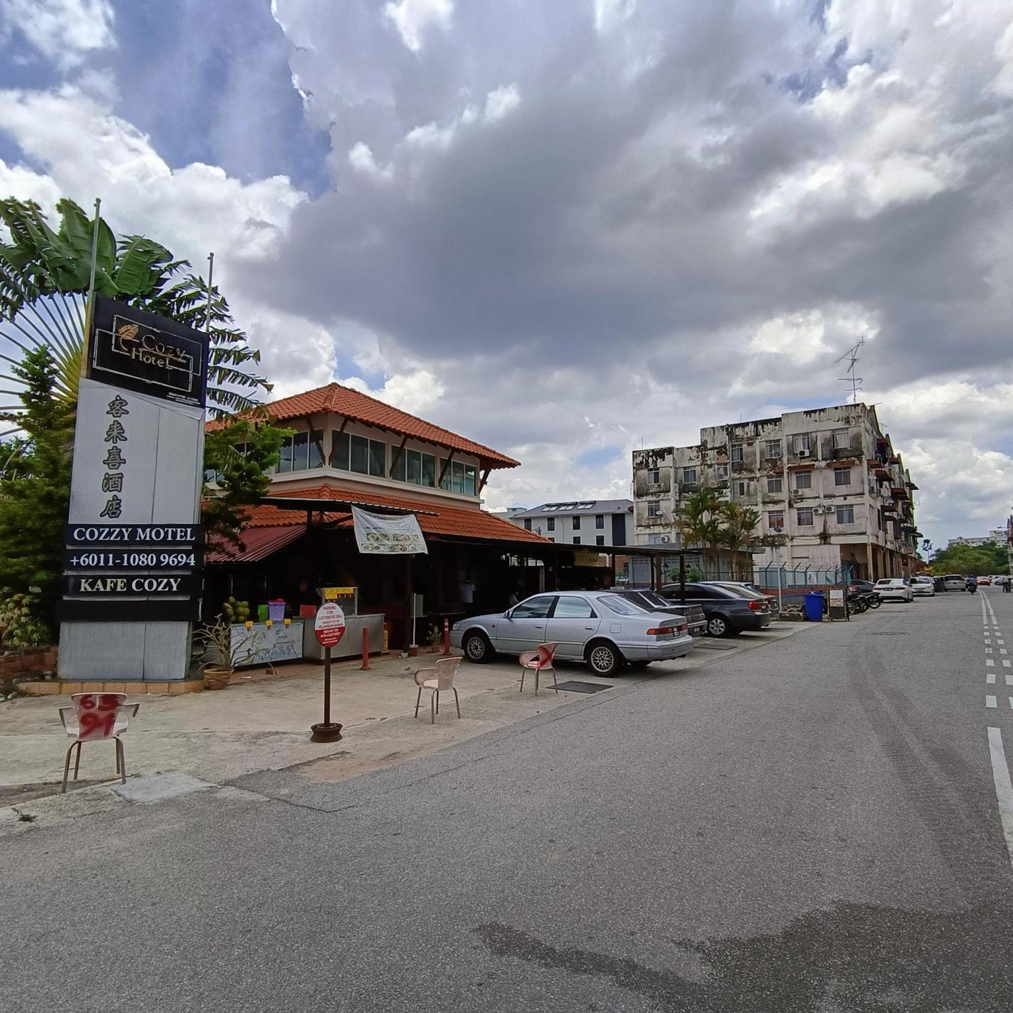 Cozzy Motel ملقا المظهر الخارجي الصورة