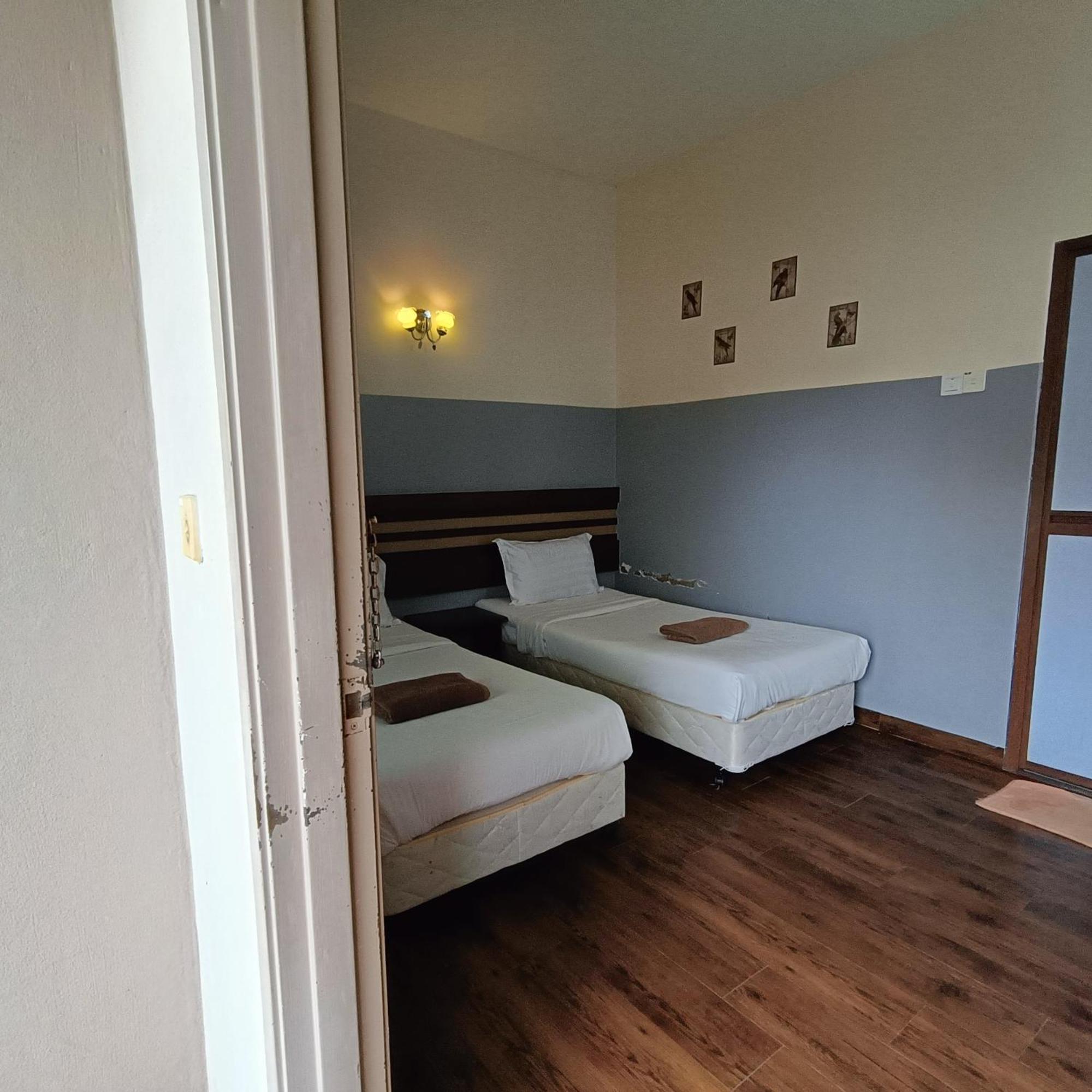 Cozzy Motel ملقا المظهر الخارجي الصورة